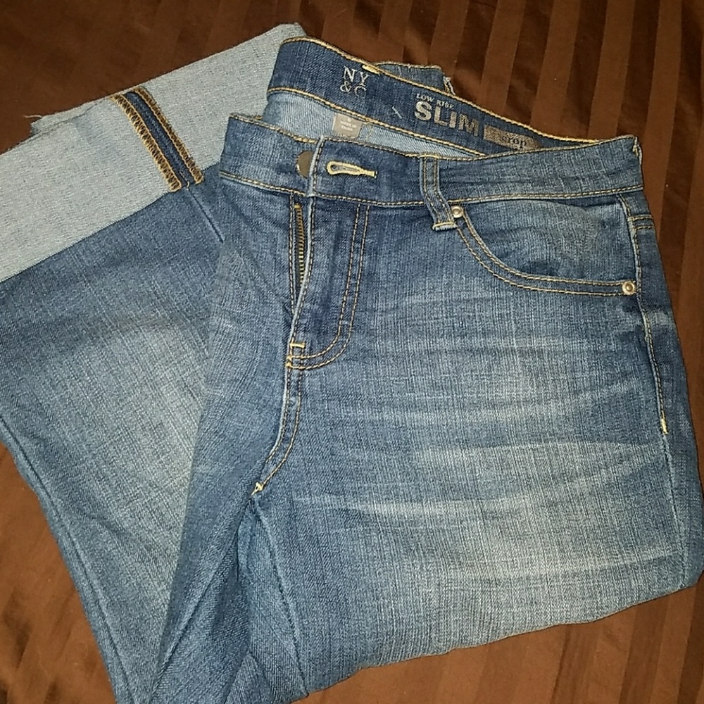 Low rise crop jeans